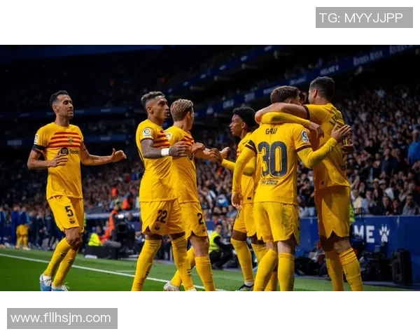 足球明星们齐聚庆祝12月1日生日的传奇时刻与精彩瞬间回顾